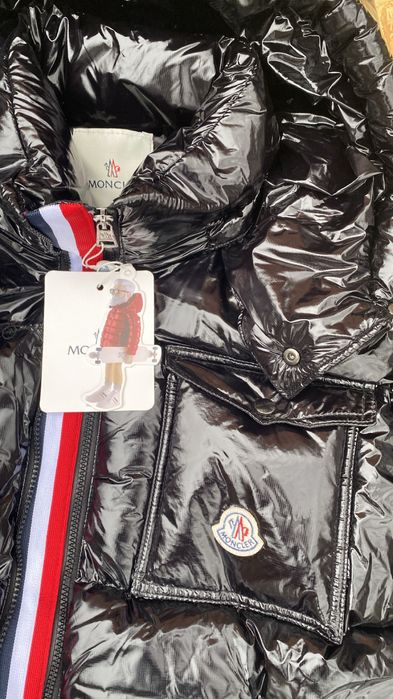 Moncler яке.