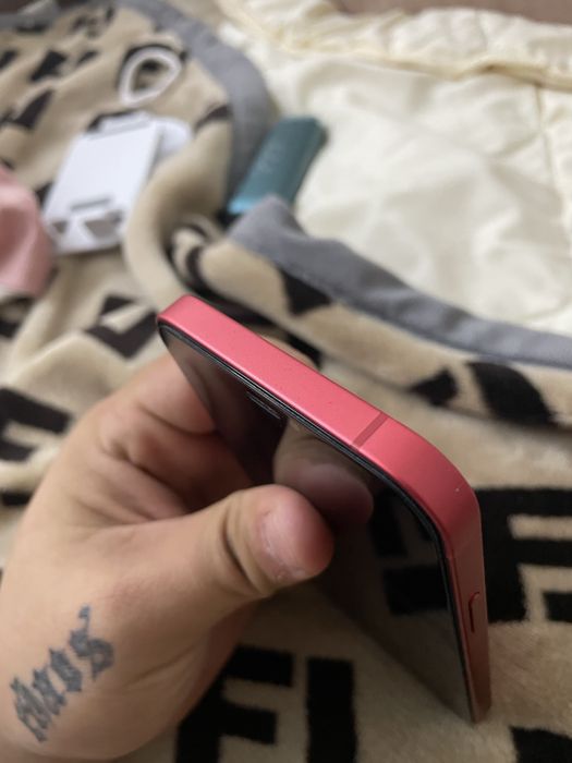 Iphone 12.