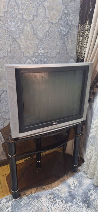 Телевизор LG сотилади