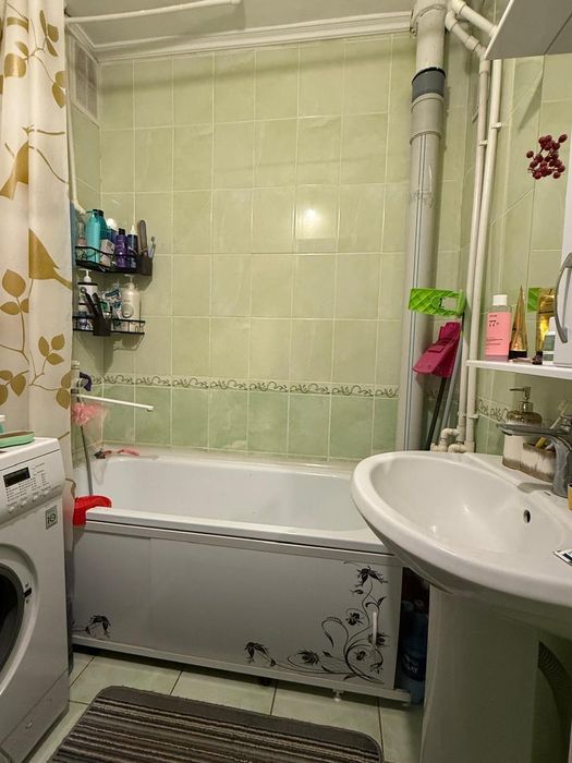 Продам квартиру, 4-х комнатную