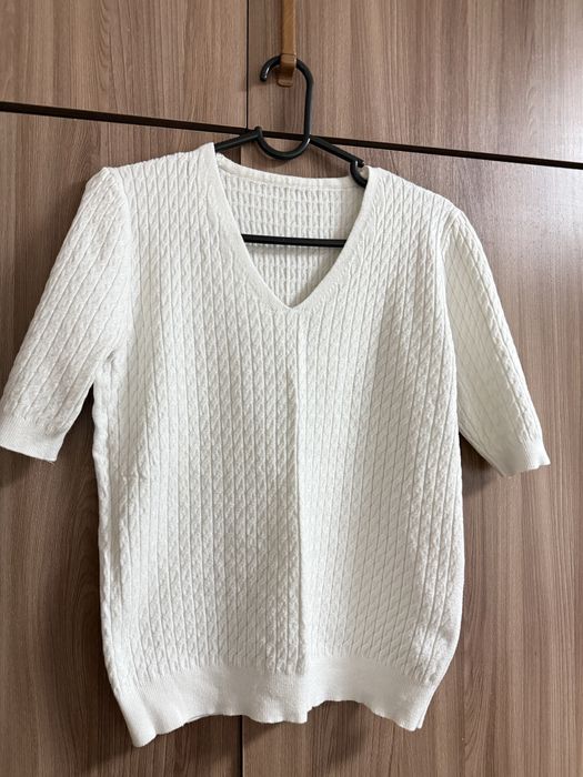 Белая футболка, продается срочно!!