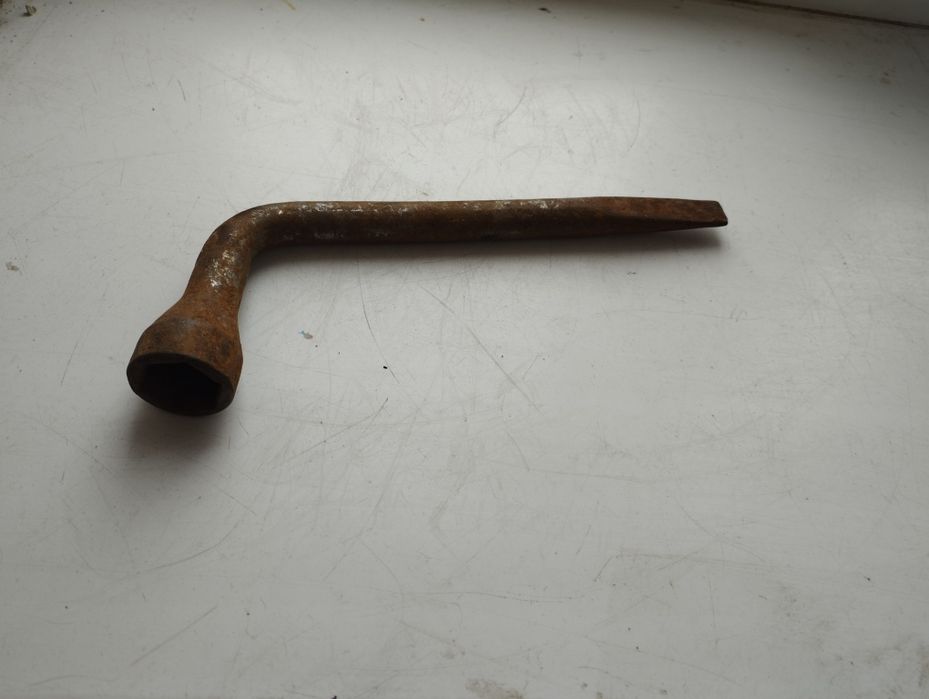 Ключ балонный 19