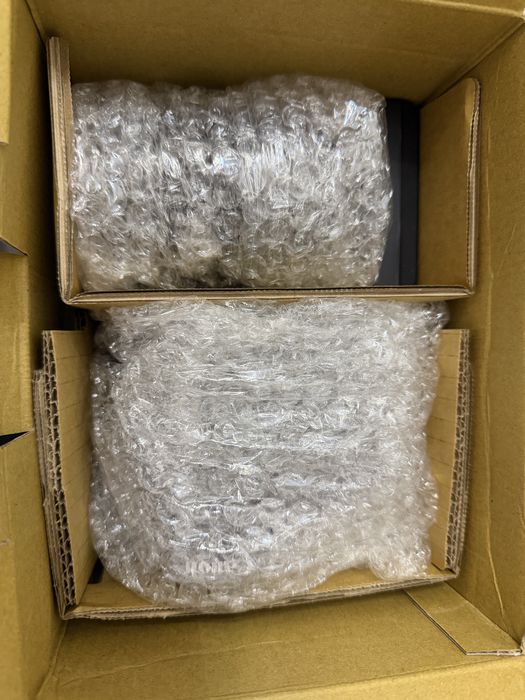 Продам новый Canon Eos 2000D