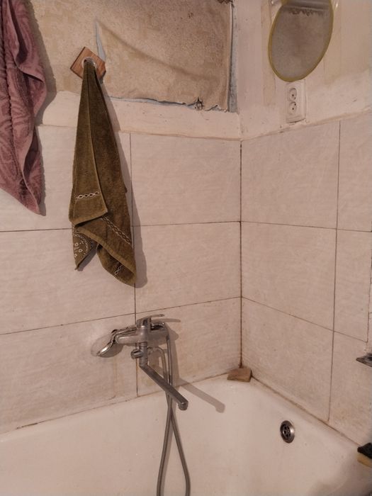 Продам 2-х комнатную на первом этаже 2/1/2. Янгихаетском районе ДЕРЕВО