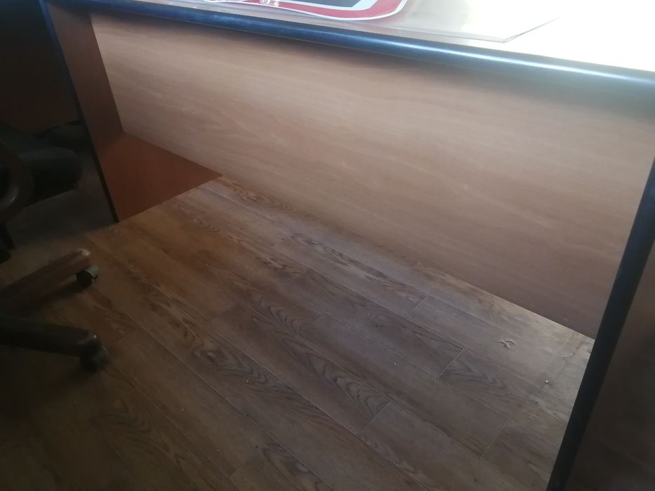 Стол письменный для офиса