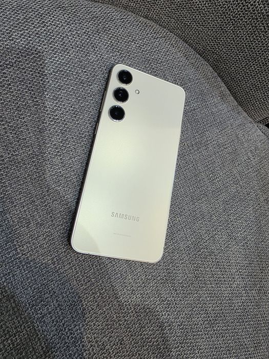 Samsung Galaxy s24 +