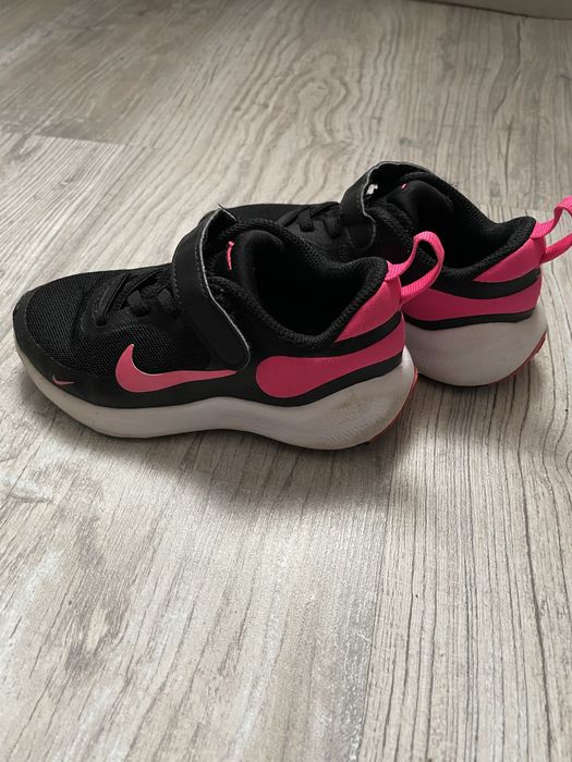 Детски маратонки Nike Revolution 7