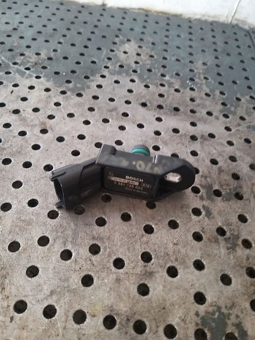 Senzor presiune galerie admisie 1.4 b fiat grande punto 199 0261230052