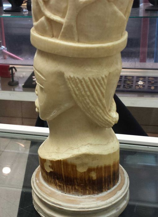 Стара Ваза от Слонова Кост 997 грама