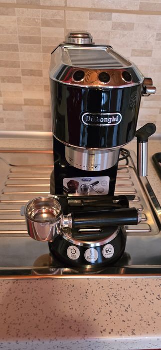 Кафе машина..Delonghi...Dedica..