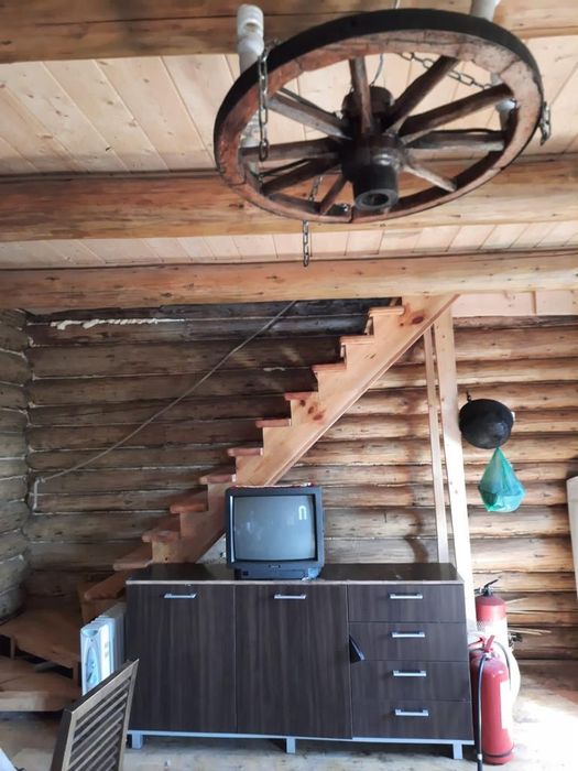Pentru relocare: Casă din lemn rotund 60mp P+M+balcon