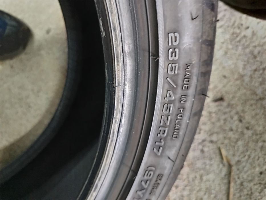 4бр.летни гуми 235/45/17(2бр.Michelin 2бр.Dunlop)