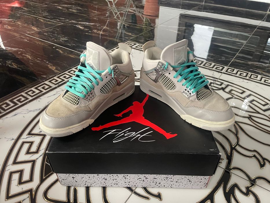 Vând adidasi jordan 4