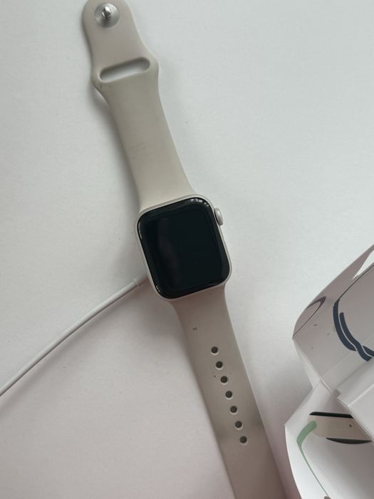 Apple Watch SE (Gen2) 40 mm | Starlight