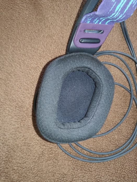 Слушалки Logitech G335