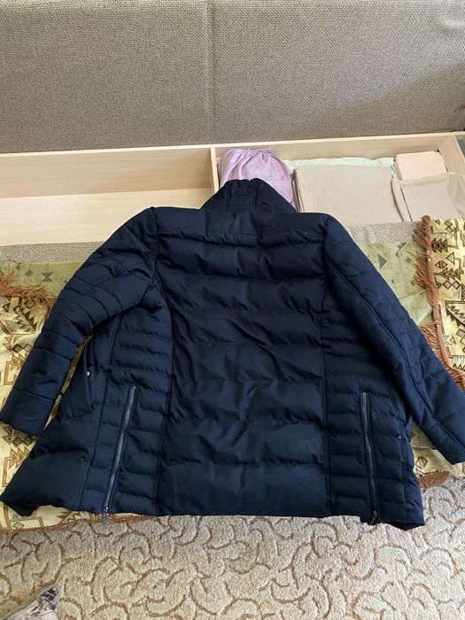 Зимняя Куртка размер XXL в отличном состоянии, черная, карманы целые!