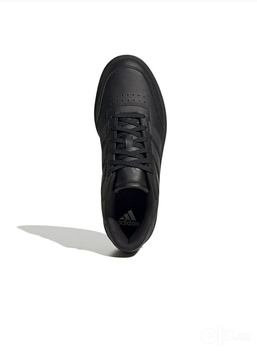 Продам кроссовки ADIDAS чёрного цвета 43 размера