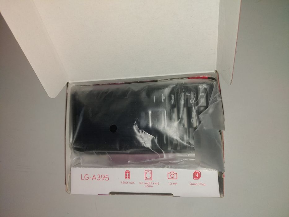 Телефон простушка 4 сим-карты