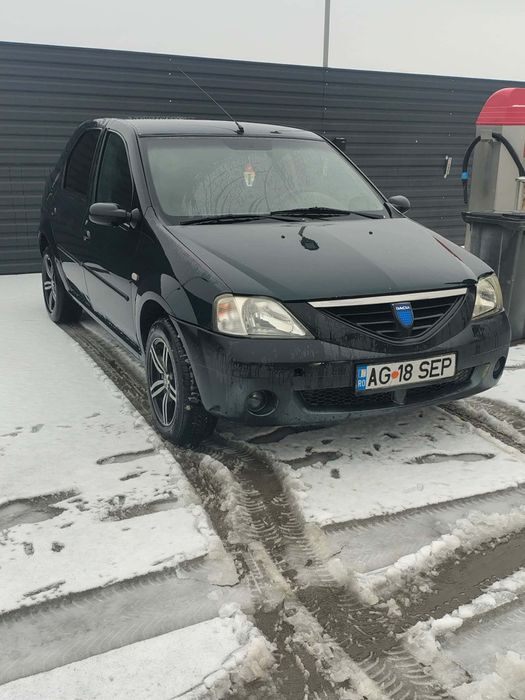 Vând Dacia Logan