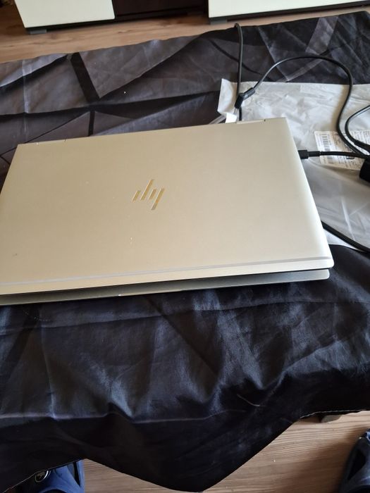 HP лаптоп bang & olufsen13 инч
