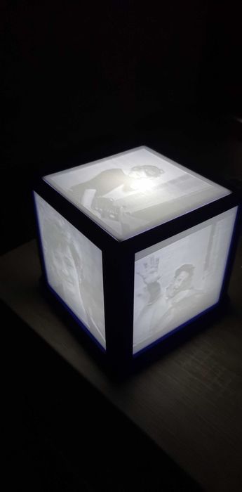 Lampa de veghe cub personalizata