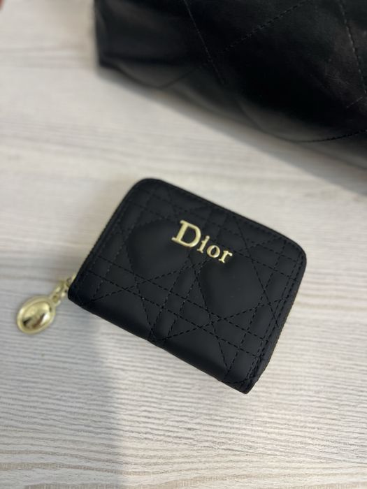 Продам новый кошелек Dior