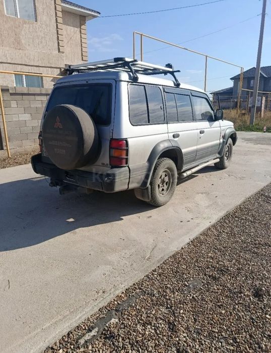 Продам бензиновый Паджеро 2