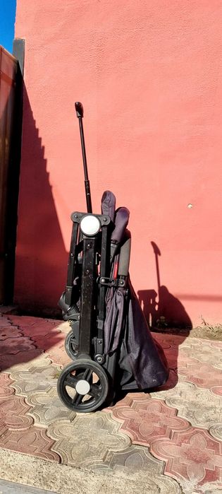 Carucior sport închidere tip troler