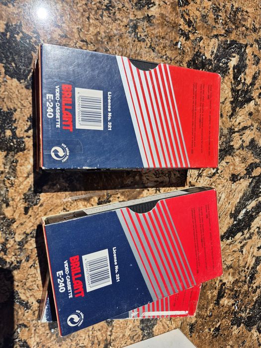 Vând Lot 15 casete video VHS originale de 240 minute colectie de filme diferite genuri
