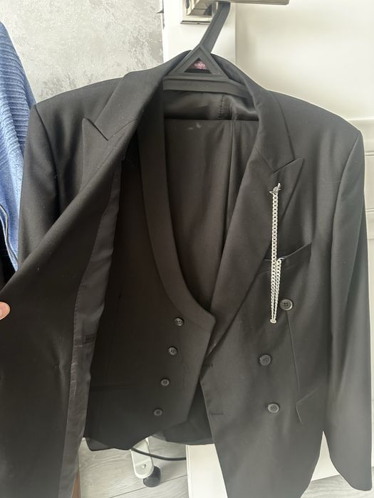 4 разных костюма классика