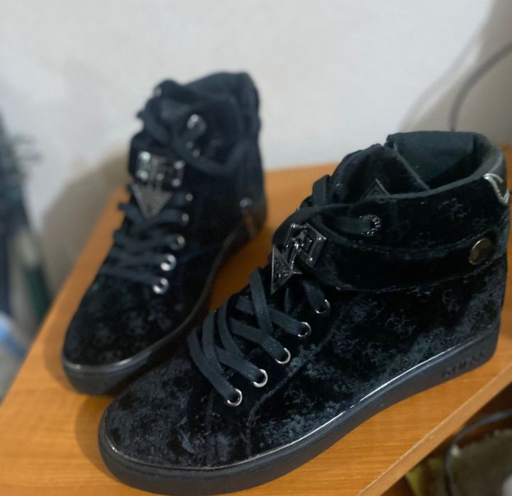 Ghetuțe guess noi