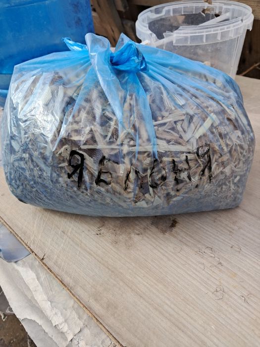 Опилки для копчения.