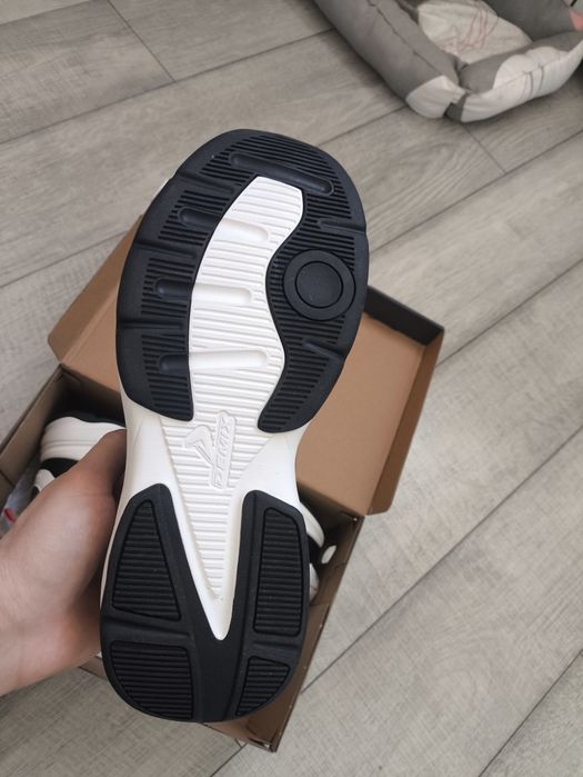 Кроссовки demix новые