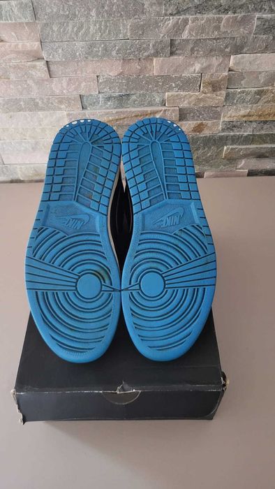 Adidasi Air Jordan 1 mid