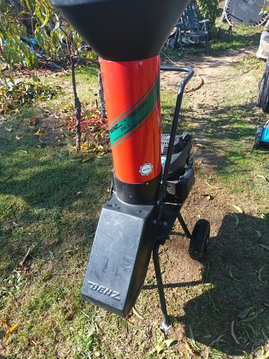 Бензинова дробилка за листа