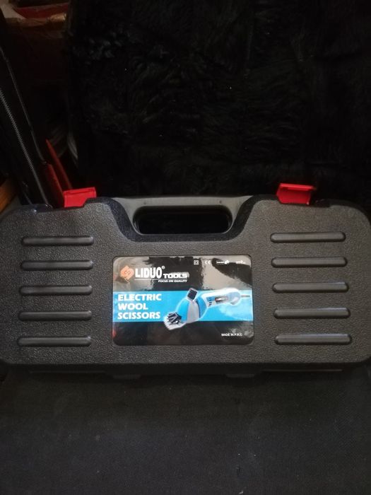 Masina electrica de tuns oi