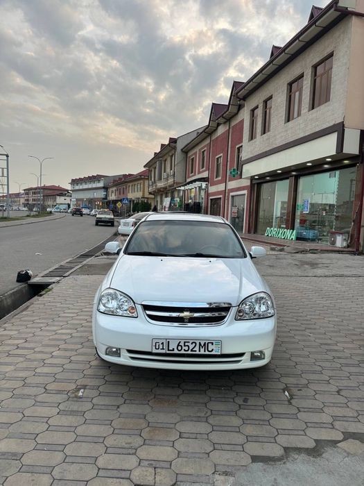 Laseti sotiladi 2011 yil