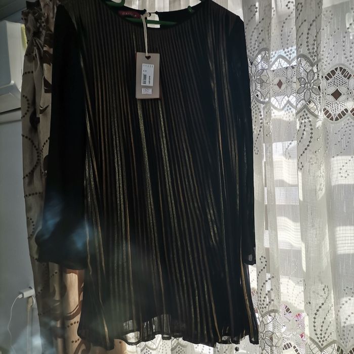 Rochie noua , eleganta