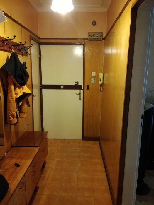 Продаваме  просторен , чудесен 3 стаен , София , Надежда 1 , до метро