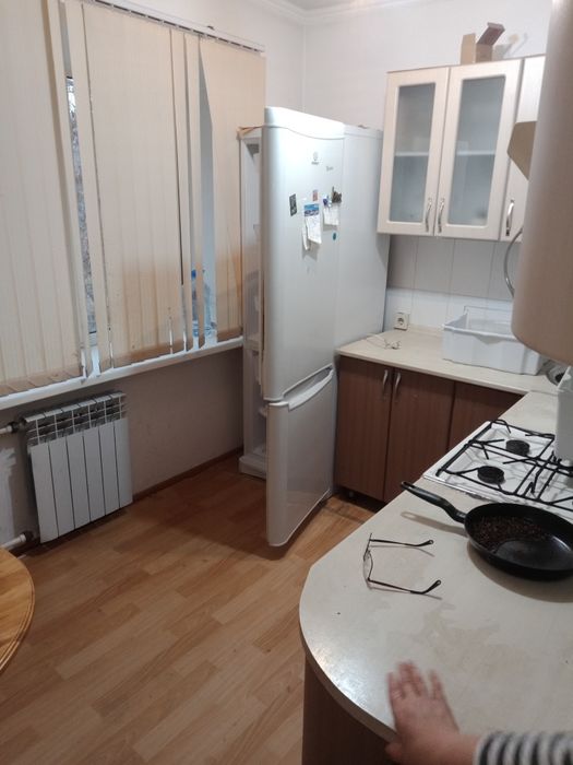 Продам 1ком. квартиру на 4мкр. ( 50м )