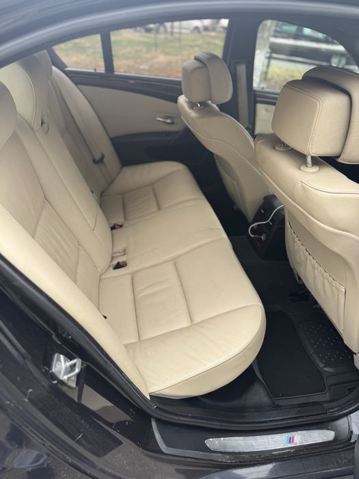 BMW 5 Series 2010 — imagine 5