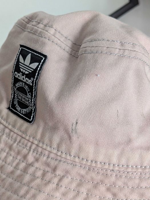 Pălărie Adidas pescar Bucket hat dublu reversibil