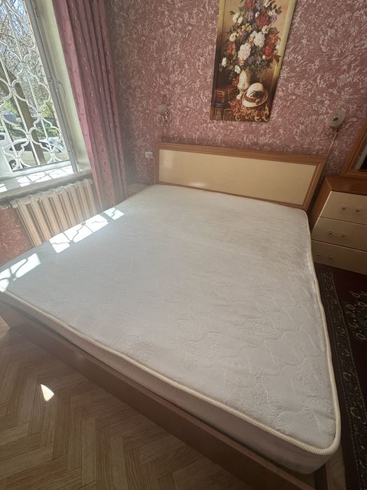 Продам спальный гарнитур б/у