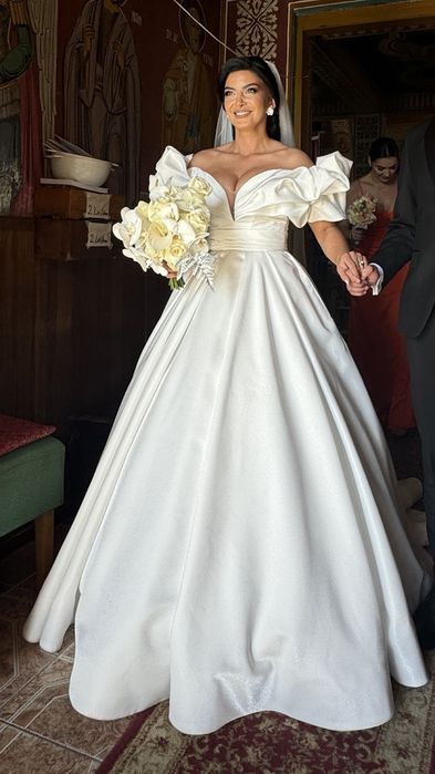 Vănd rochie de mireasă