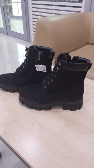 Продам женскую обувь