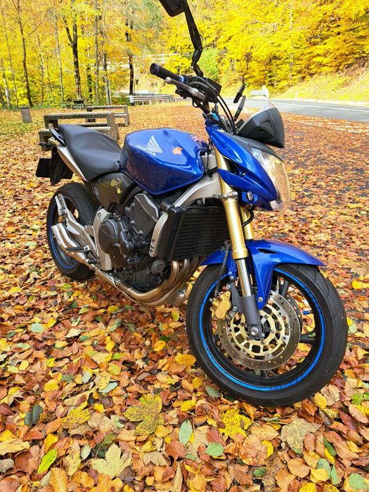 Motocicleta honda hornet