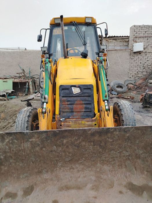 JCB ekskovatori sotiladi 2006 yil