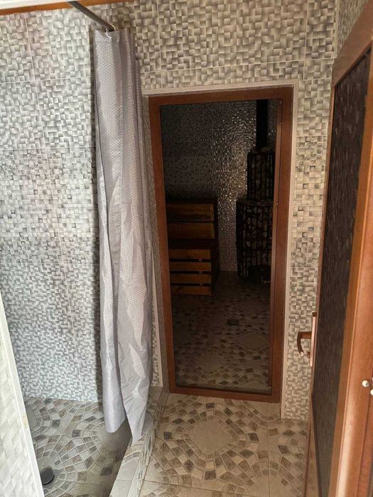 Катедж сотилади.