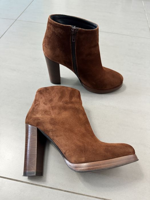 Botine piele intoarsa naturala, marime 38