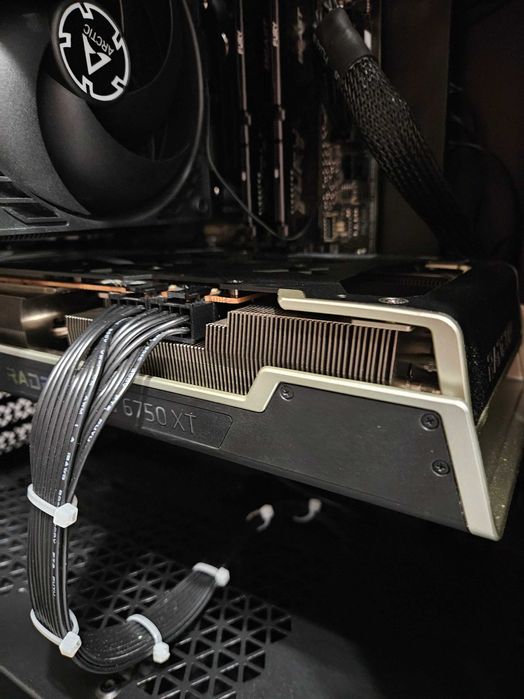 Ryzen 5 7600 | RX 6750XT | 32GB DDR5
